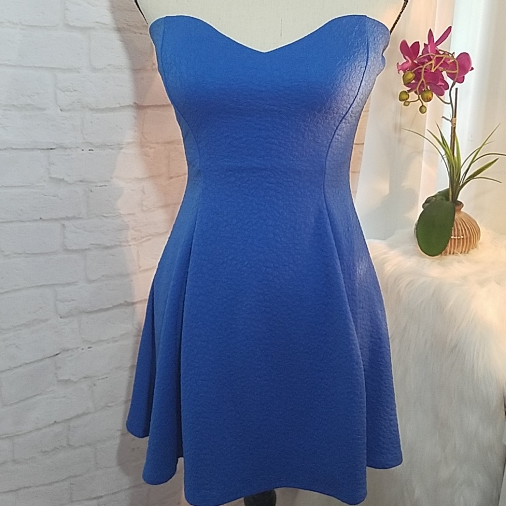 *NWOT* Strapless dress